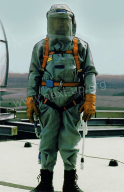 Here is What a Dutch Telecom Worker Suit For Protection From Microwaves